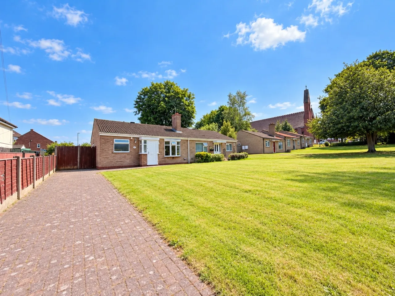 2 bed house for sale, Cannock Road, Chadsmoor, WS11