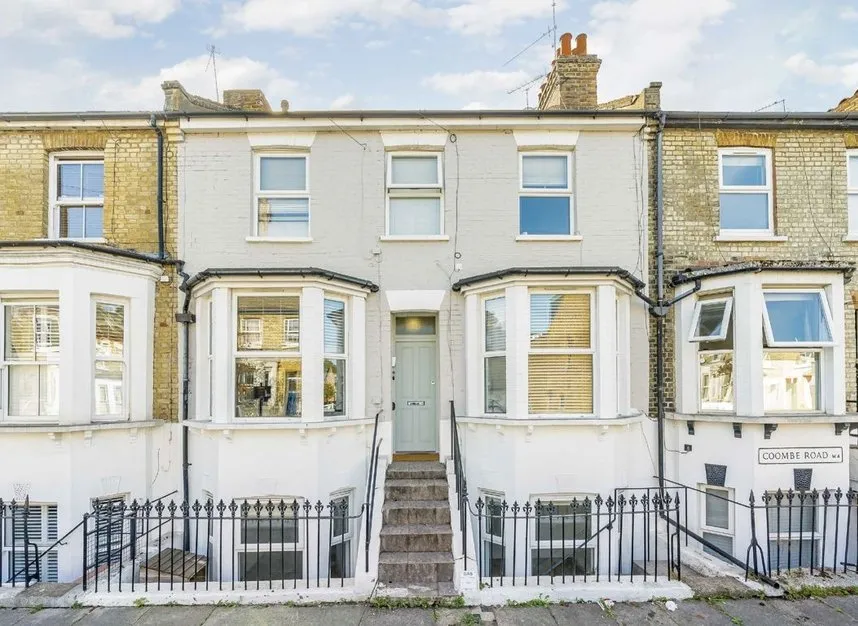 3 bed flat to rent, Coombe Road, Chiswick, W4