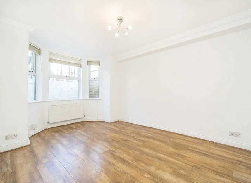 Coombe Road, Chiswick, W4, photo 4
