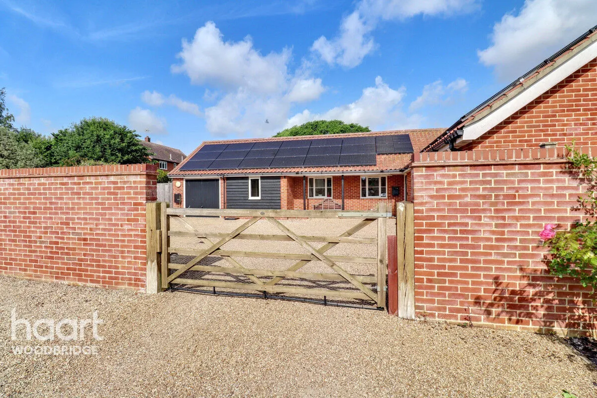 Cavell Close, Bawdsey, IP12, photo 2