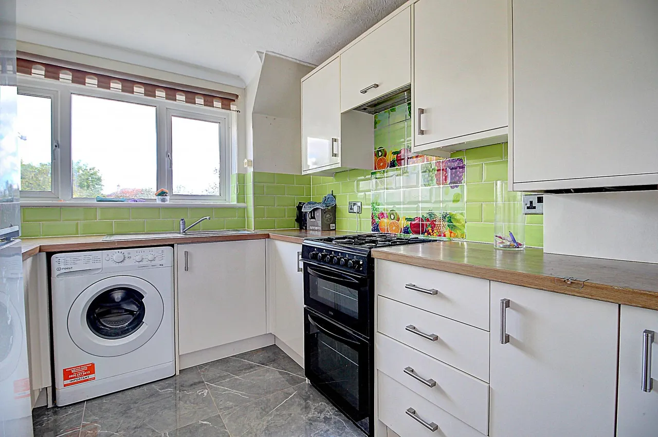Mansfield Road, Basingstoke, RG22, photo 4