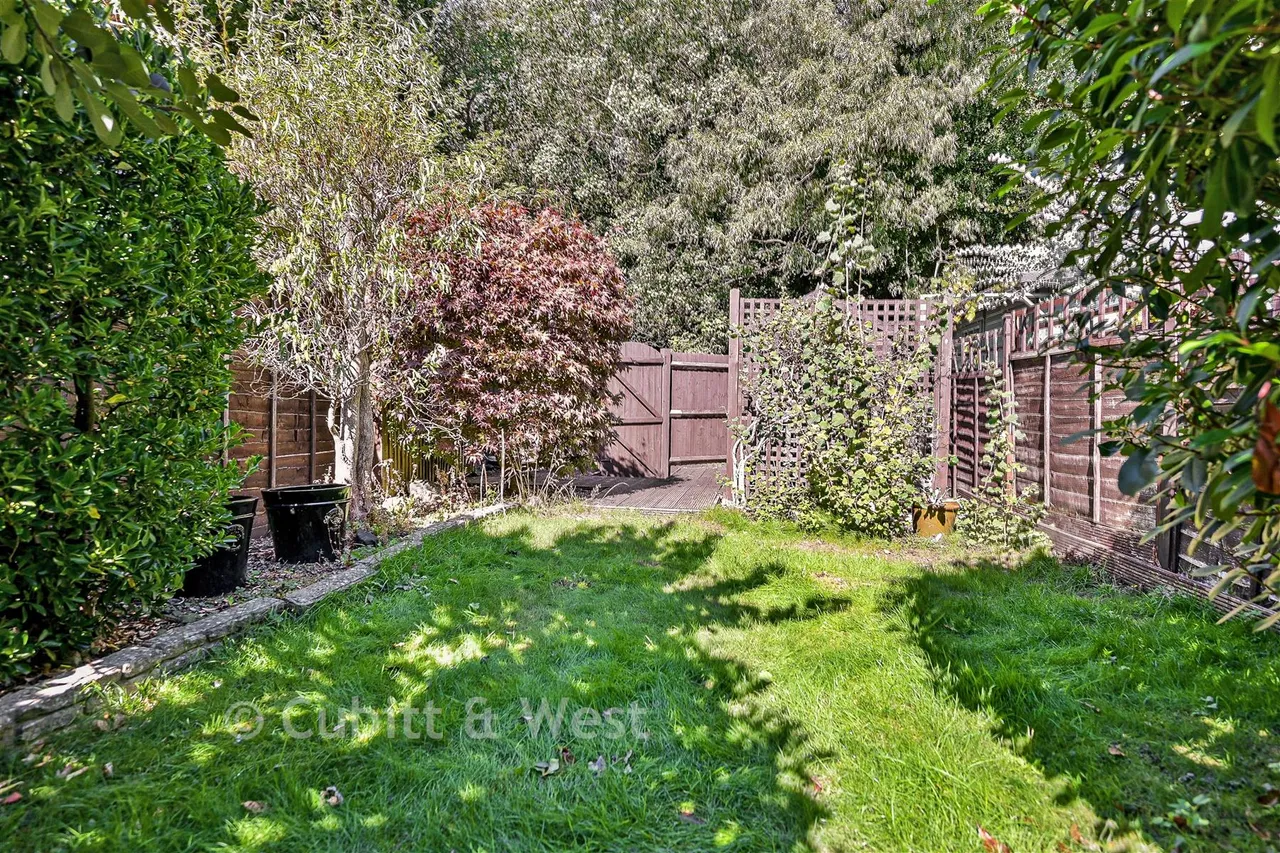 Fleetwood Close, Tadworth, KT20, photo 2