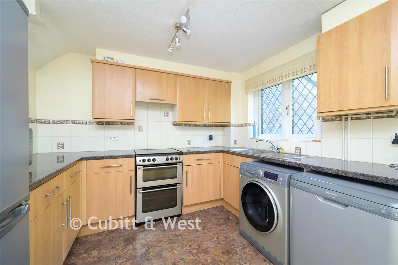 Fleetwood Close, Tadworth, KT20, photo 6