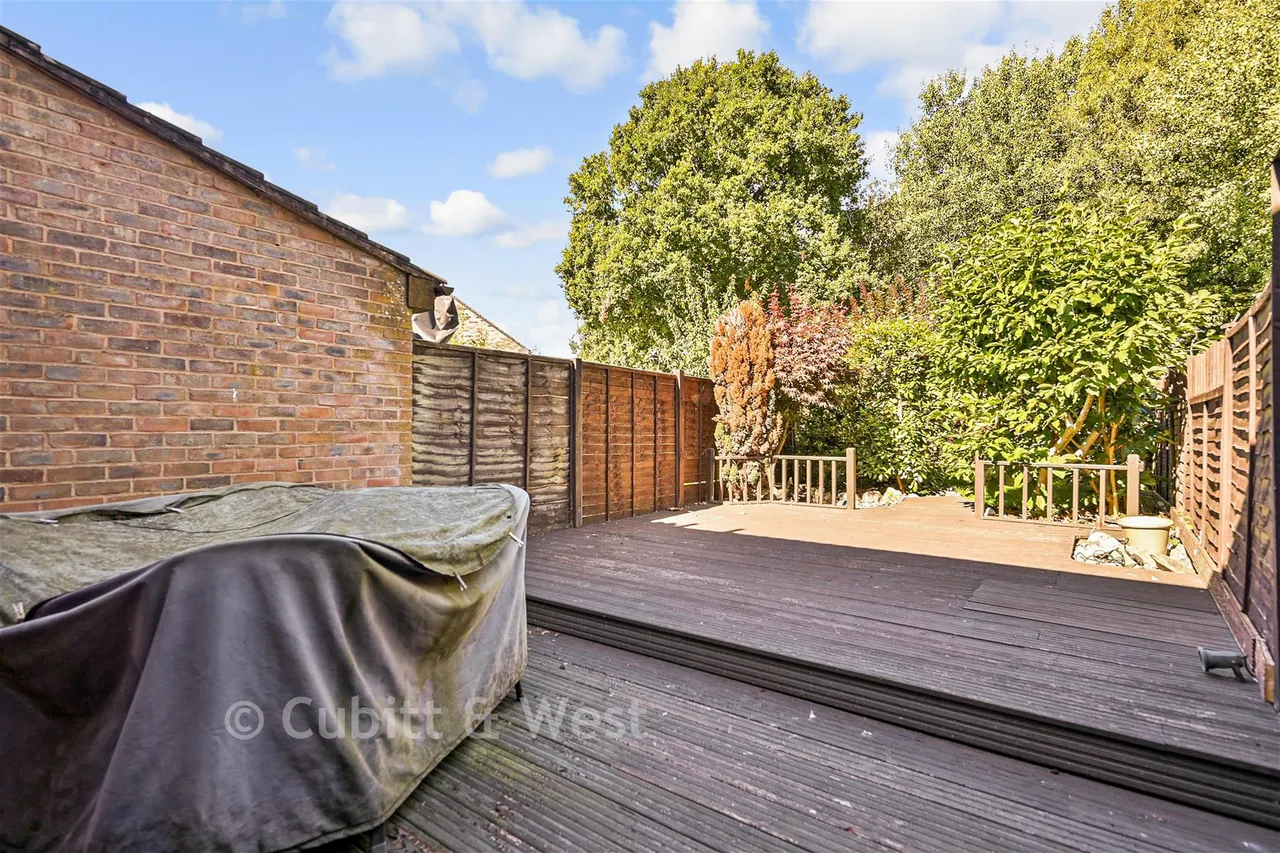 Fleetwood Close, Tadworth, KT20, photo 12
