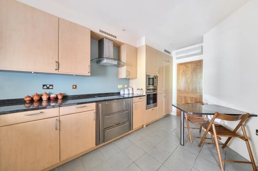 Hendon Lane, London, N3, photo 6