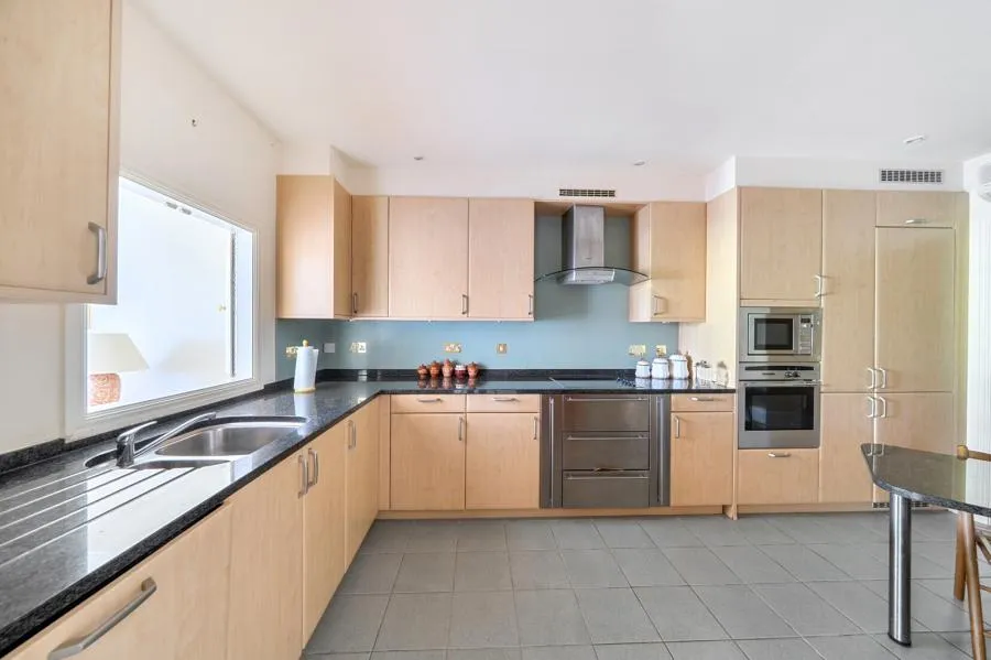 Hendon Lane, London, N3, photo 2
