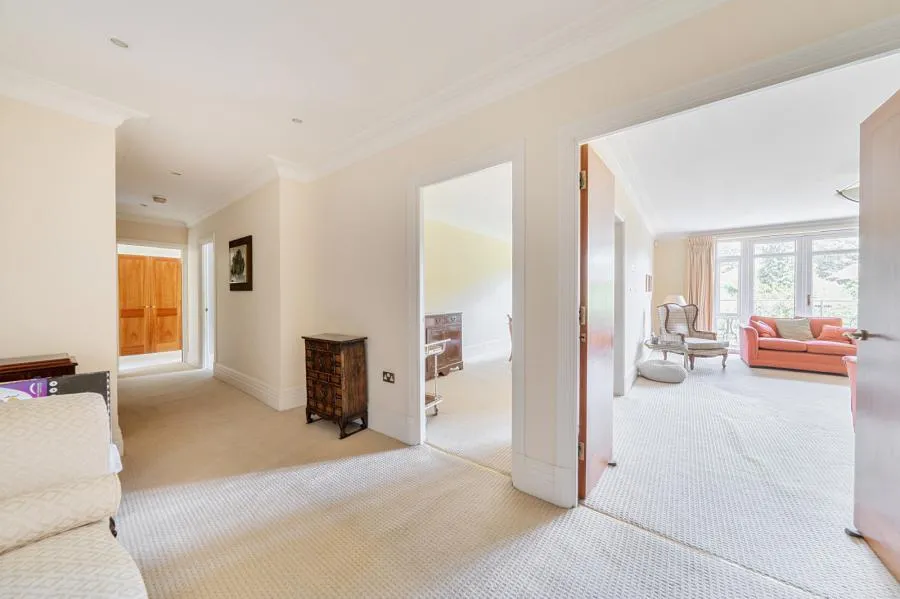 Hendon Lane, London, N3, photo 9