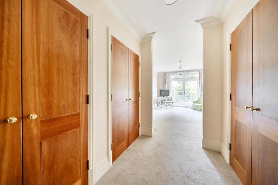 Hendon Lane, London, N3, photo 10