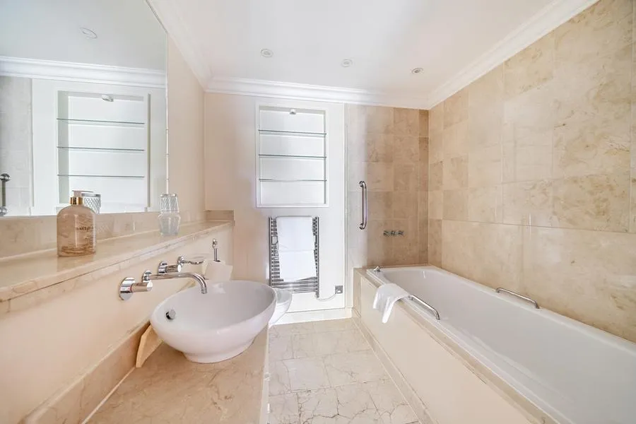 Hendon Lane, London, N3, photo 16
