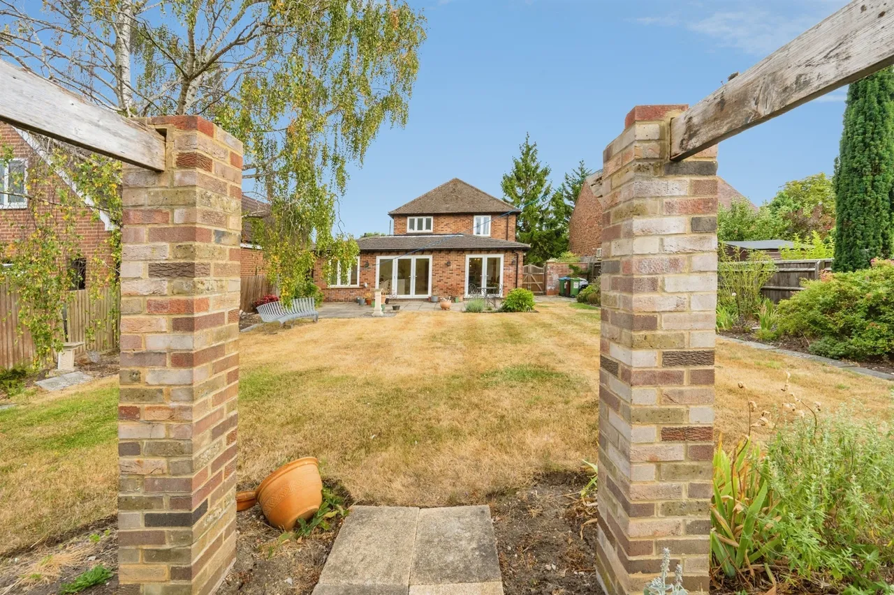 Marroway, Weston Turville, HP22, photo 27