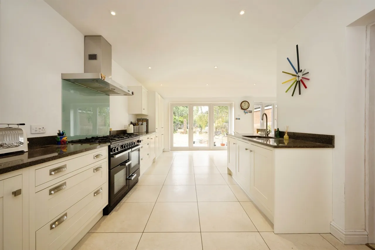 Marroway, Weston Turville, HP22, photo 4