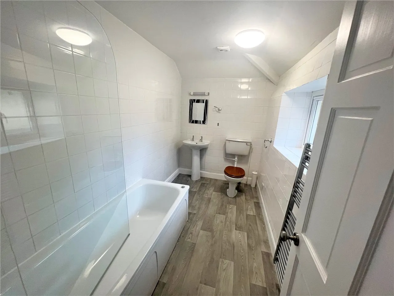 Flat 2, Worth House, Lower Washfield, EX16, photo 7