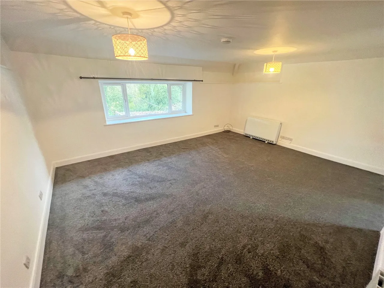 Flat 2, Worth House, Lower Washfield, EX16, photo 3