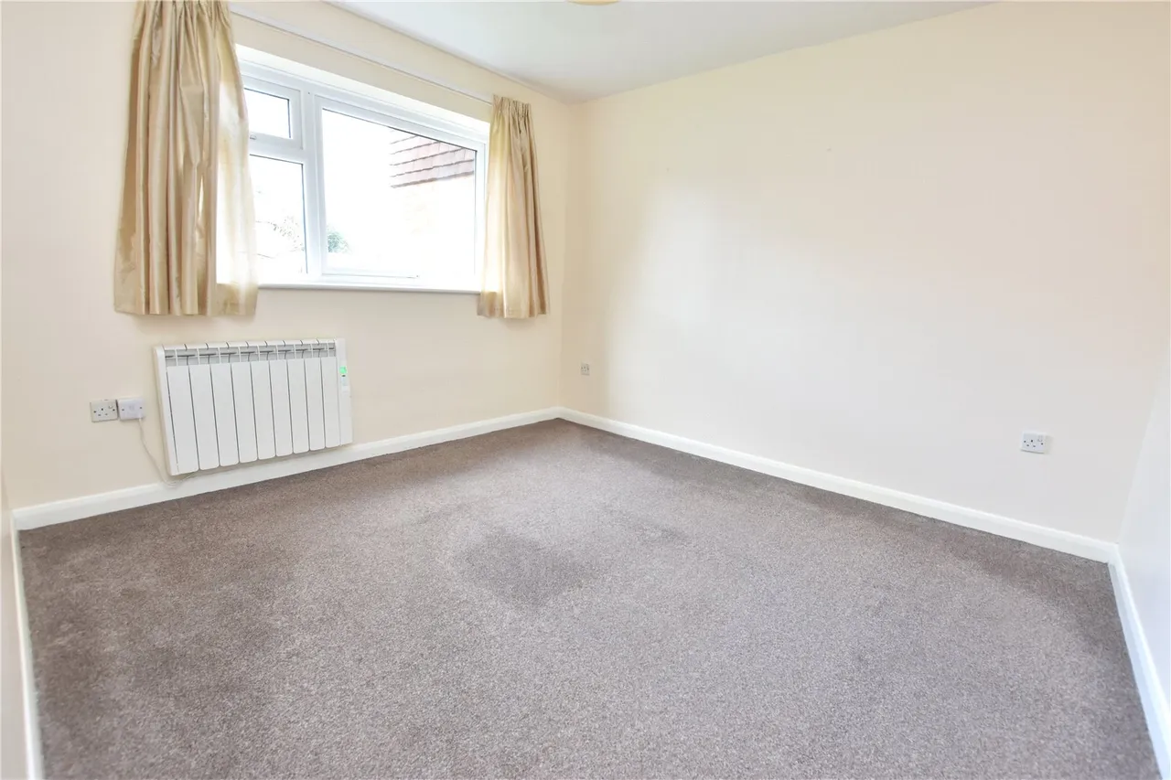 Pinewood Park, Farnborough, Hampshire, GU14 9JU, photo 7