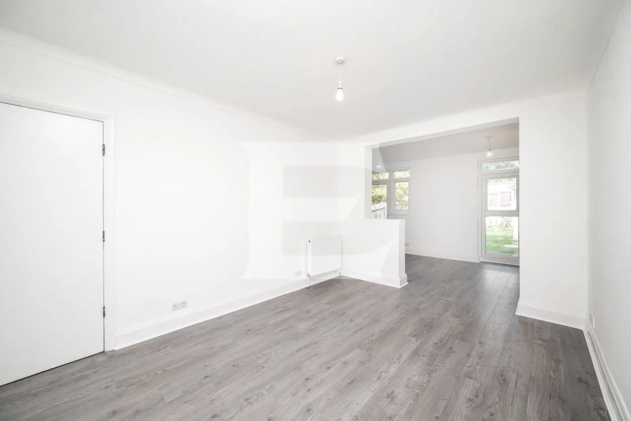 Fairfield Crescent, Edgware, HA8, photo 15