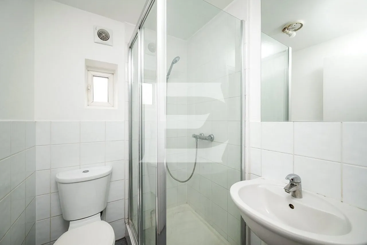 Fairfield Crescent, Edgware, HA8, photo 20