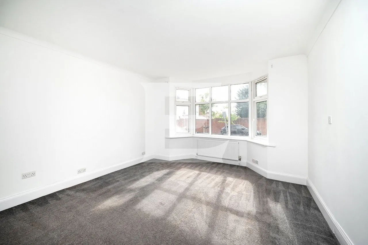 Fairfield Crescent, Edgware, HA8, photo 5