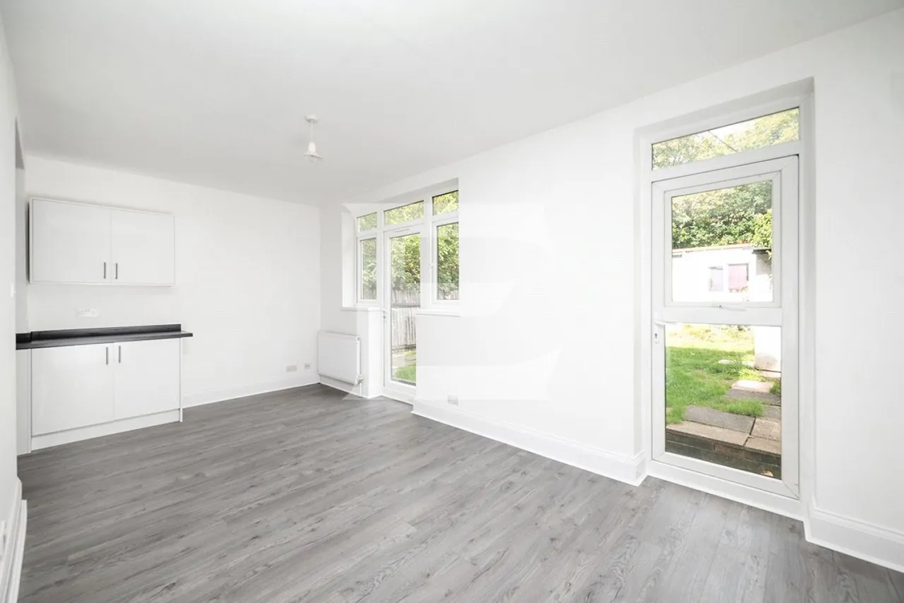 Fairfield Crescent, Edgware, HA8, photo 4