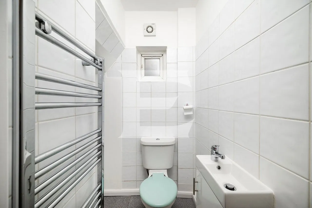 Fairfield Crescent, Edgware, HA8, photo 11