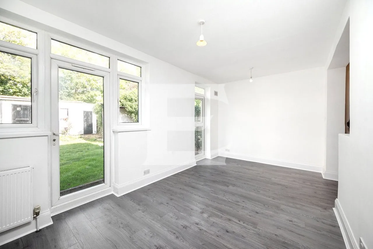 Fairfield Crescent, Edgware, HA8, photo 14