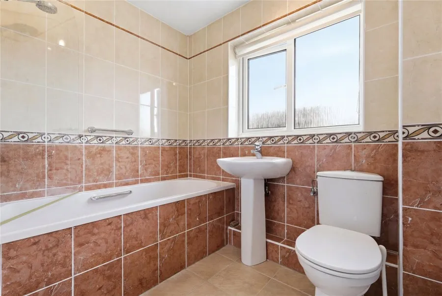 House Under Offer with 3 bedrooms in Saffron Walden, CB10, photo 9