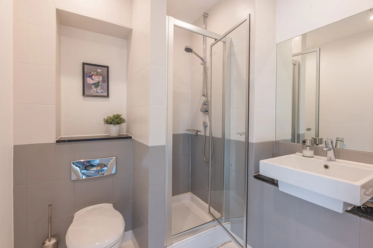 Flat 43, 1 Forge Square, London, photo 7