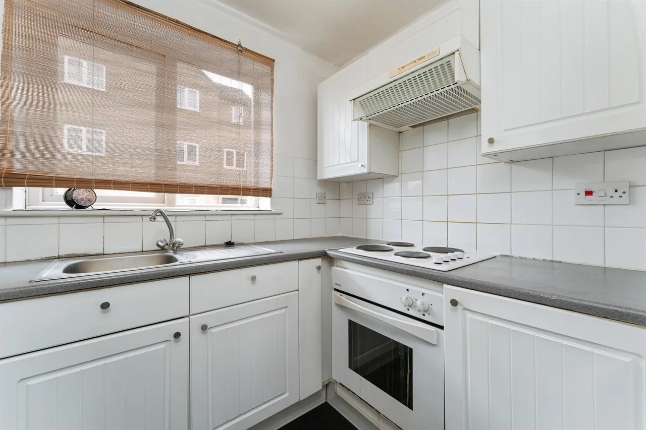 Mortons Court, March, photo 8