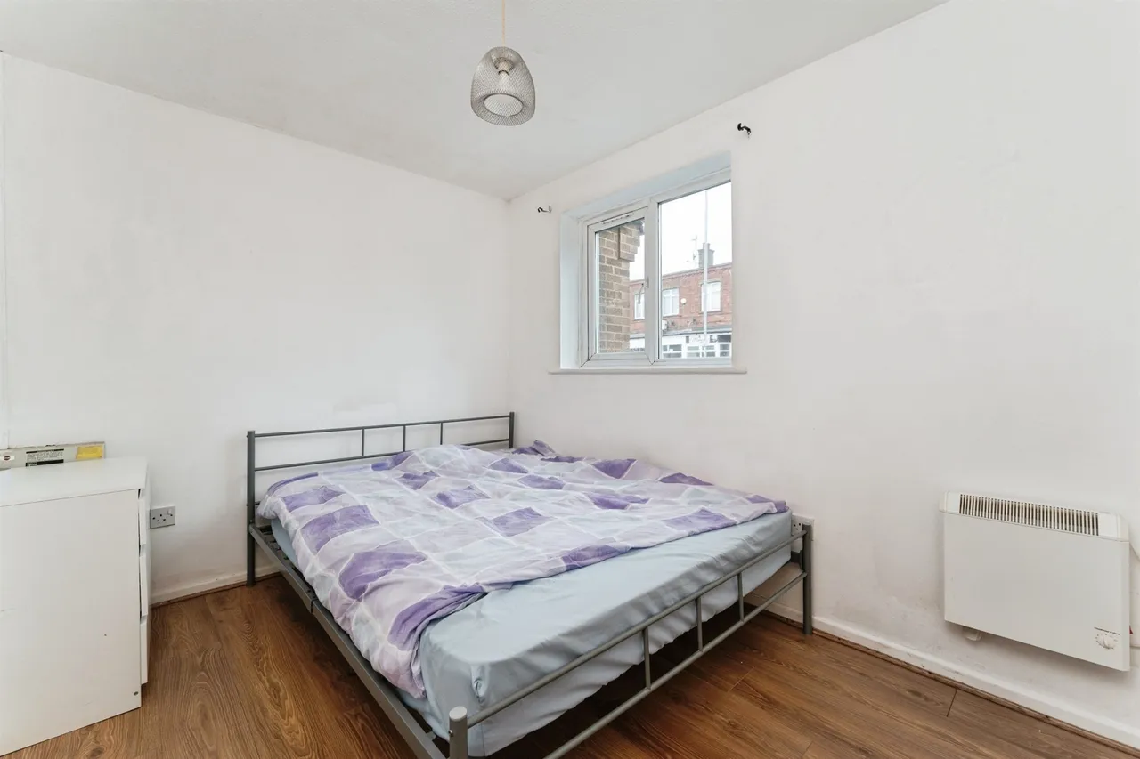 Mortons Court, March, photo 9