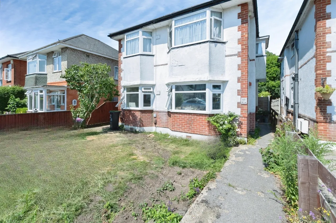 3 bed flat for sale, Redhill Drive, Bournemouth, BH10