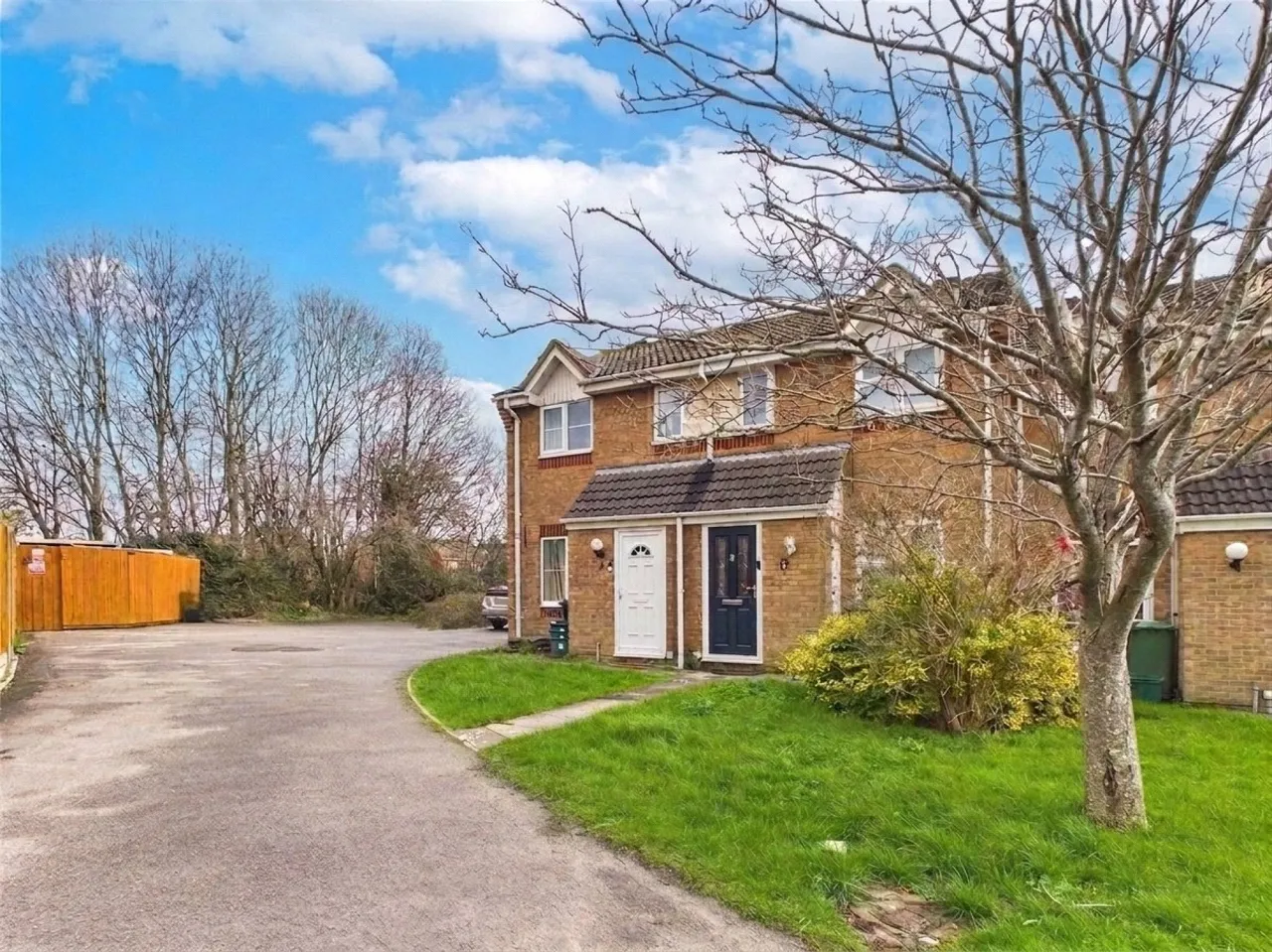 2 bed house for sale, Courtlands, Bradley Stoke, BS32