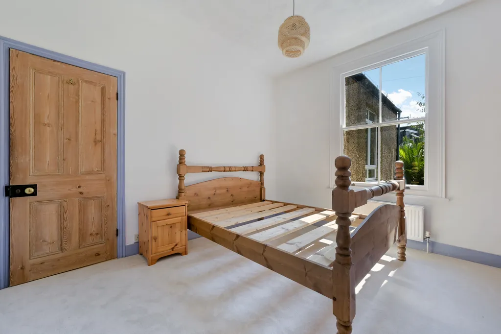 Chiswick Common Road, London, W4, photo 13