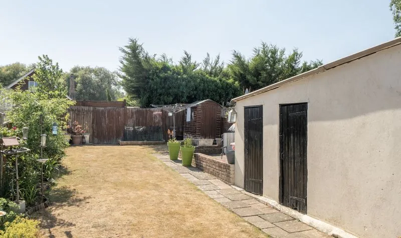 Eastdean Avenue, Epsom, KT18, photo 3
