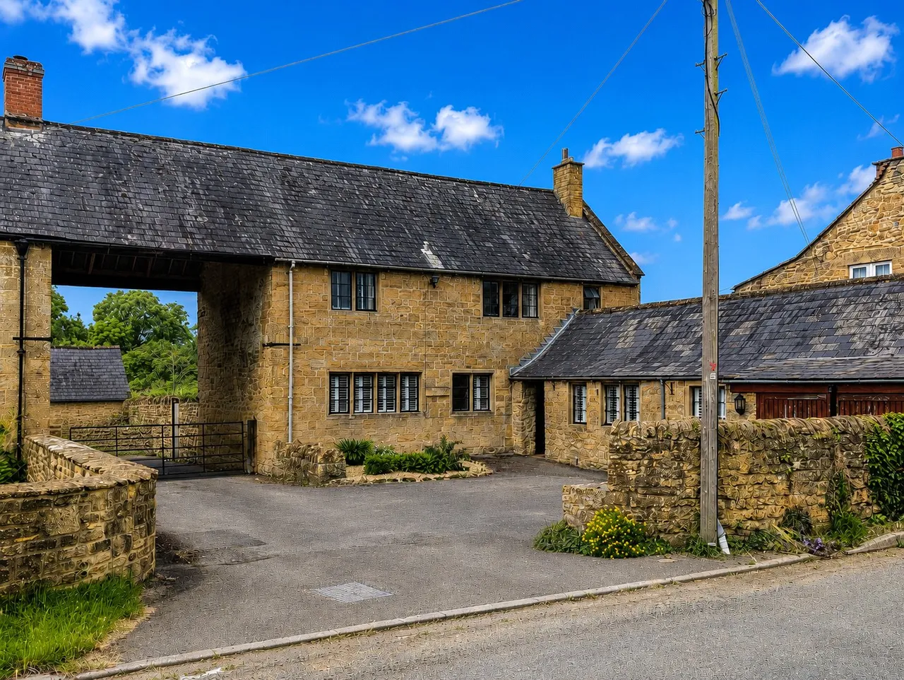 3 bed barn conversion for sale — East Street, Martock, Somerset, TA12 6NG