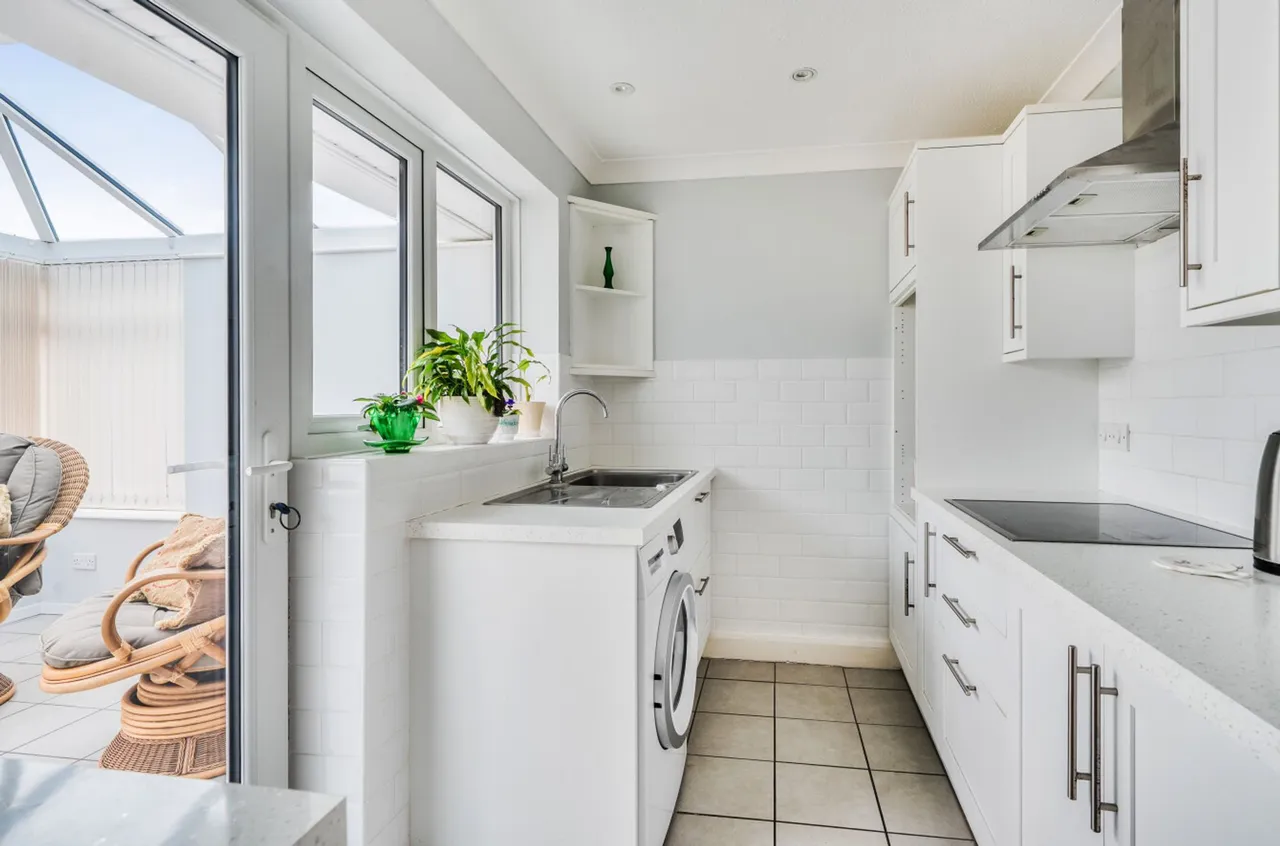 Oxford Close, West Wittering, PO20, photo 9