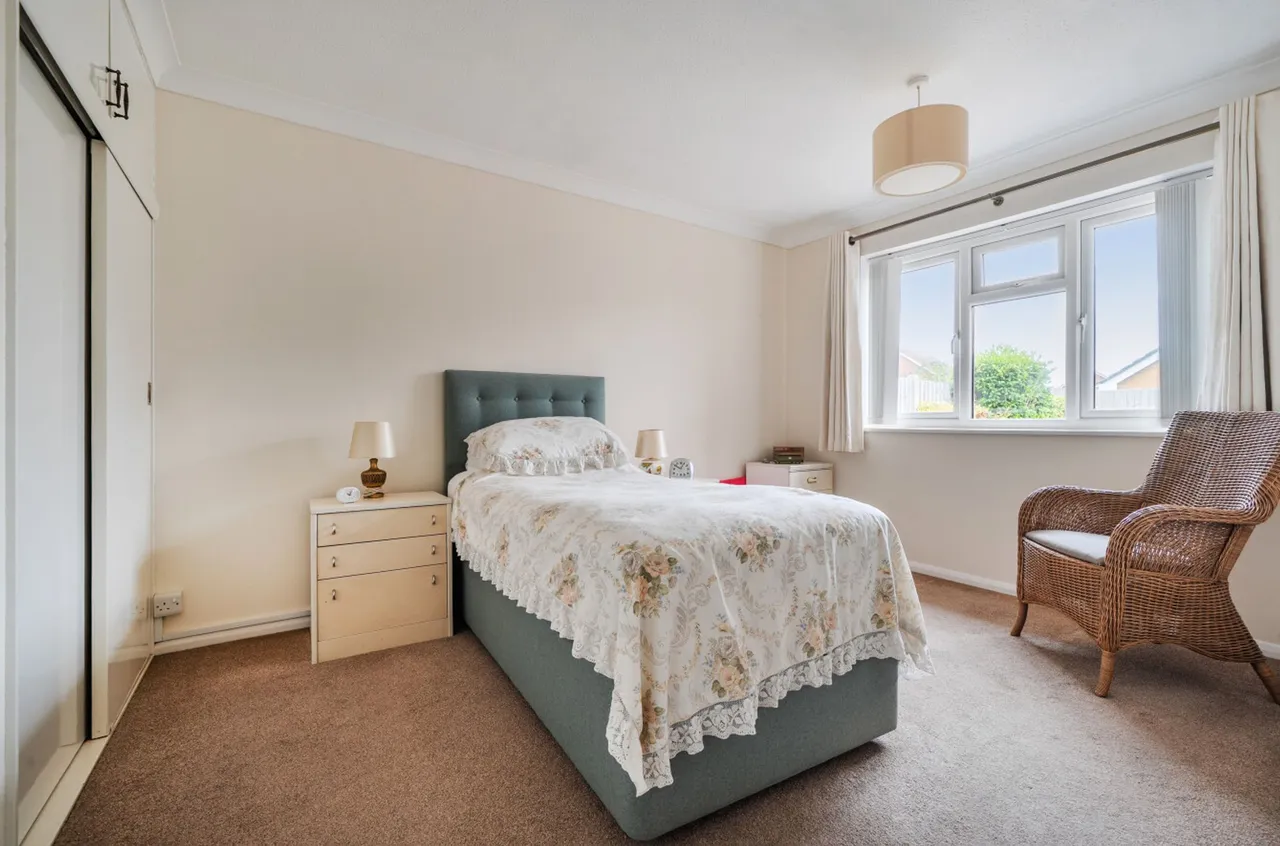 Oxford Close, West Wittering, PO20, photo 11