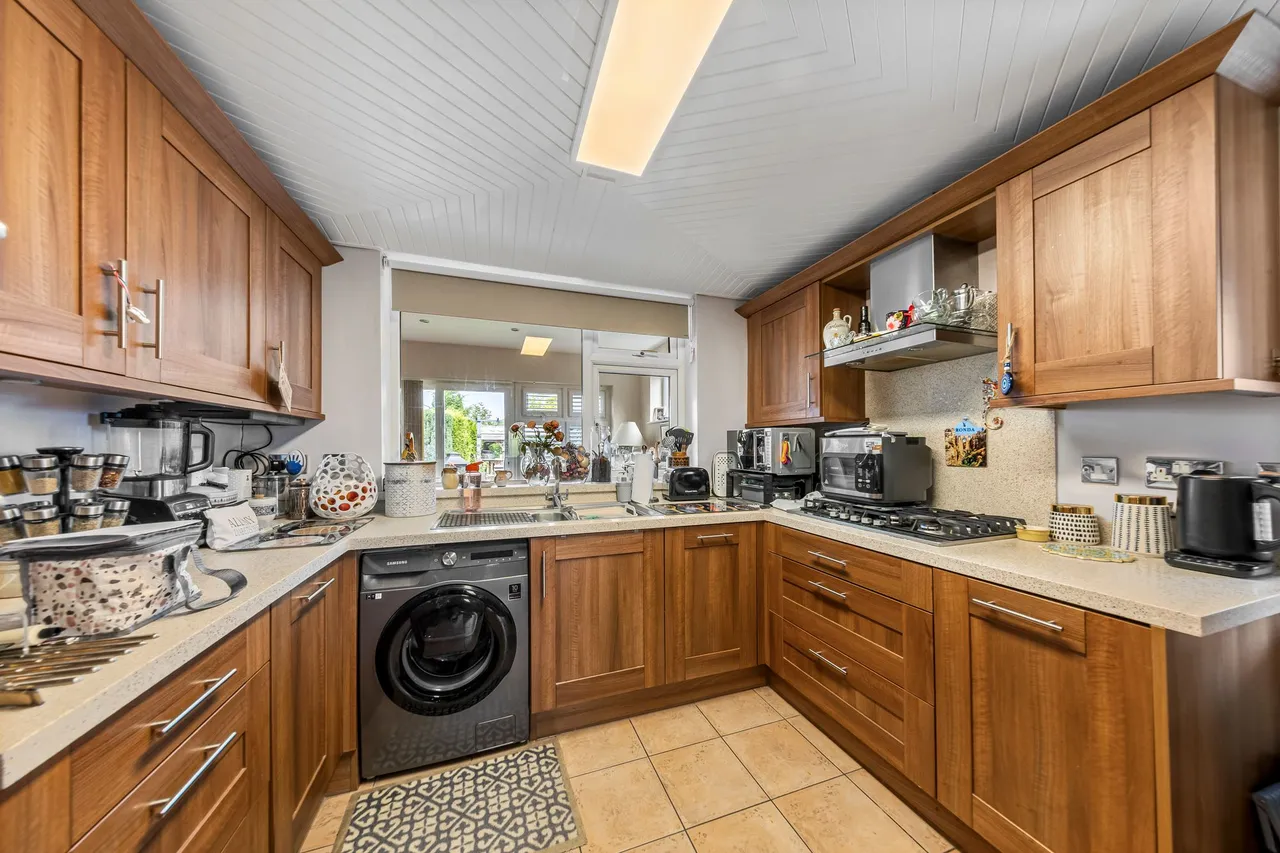 South Dale, Penketh, Warrington, WA5 2AD, photo 4