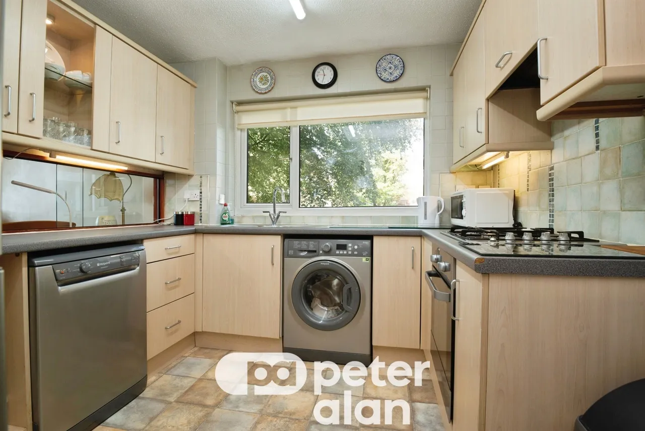 Foxwood Close, Newport, NP10, photo 7