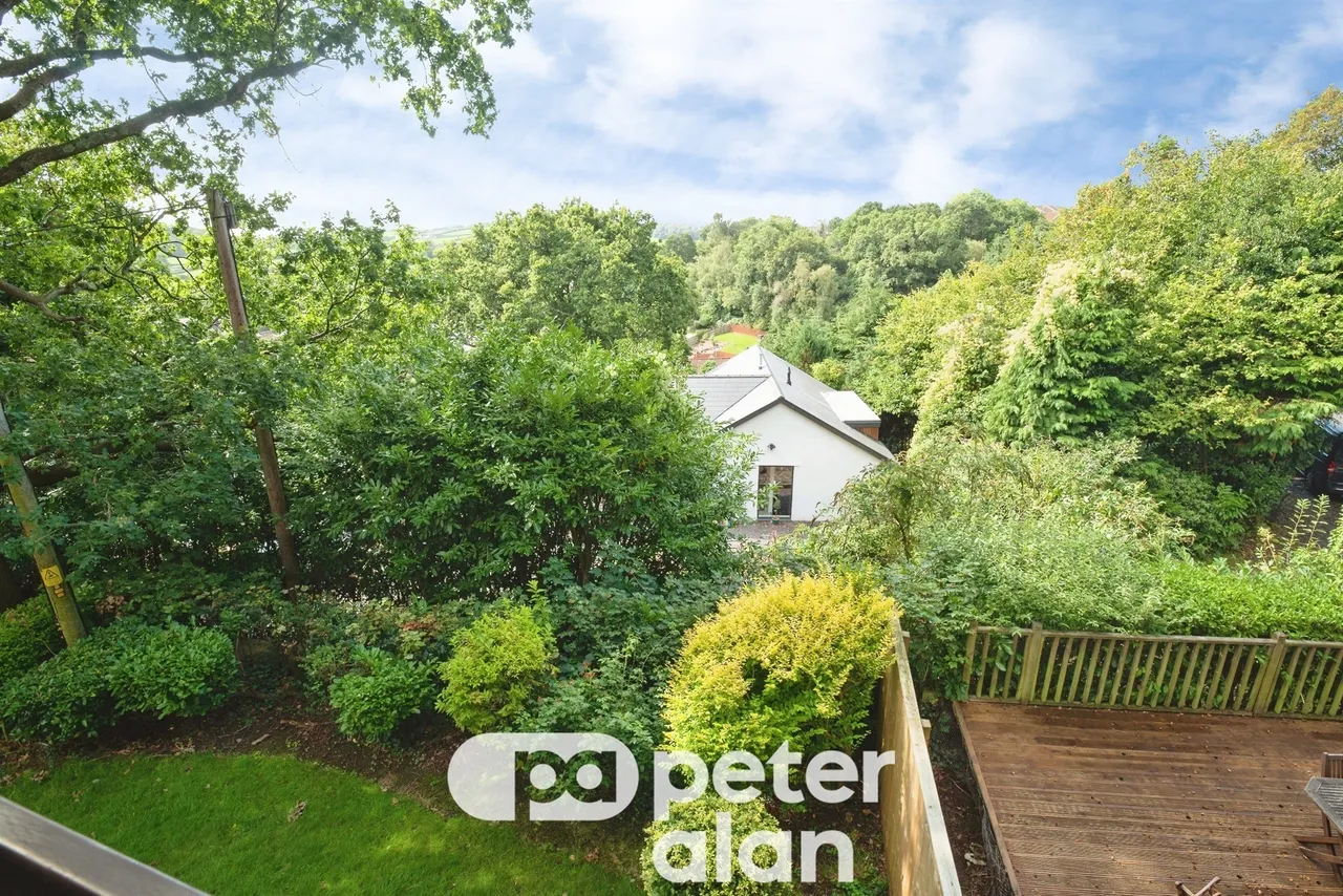 Foxwood Close, Newport, NP10, photo 12