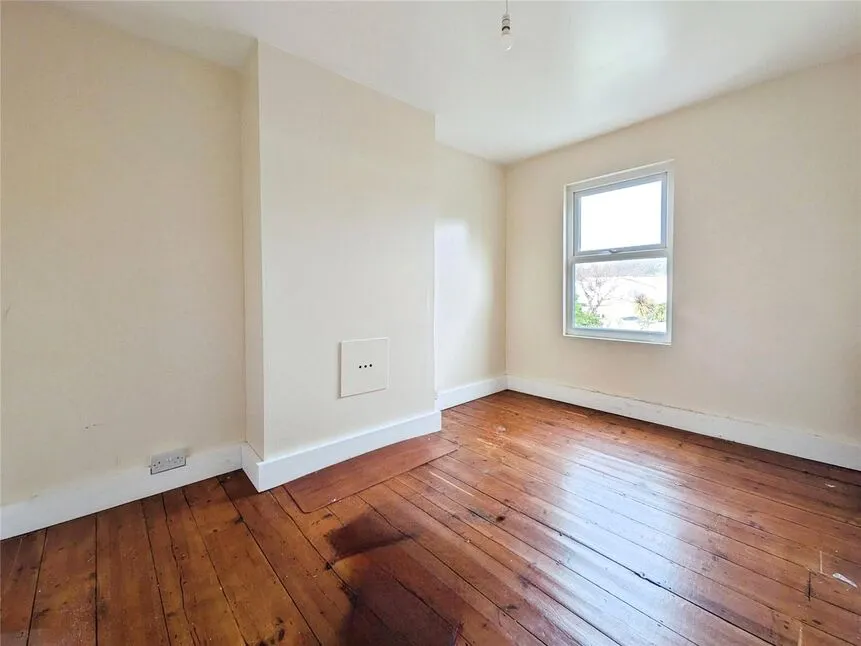 North Road, Queenborough, Kent, ME11, photo 9