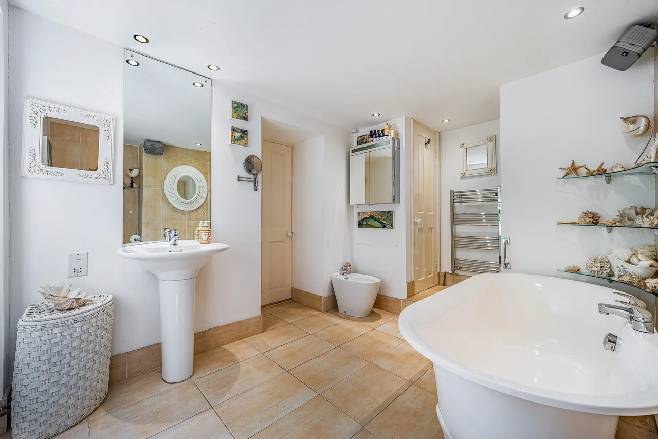 Detached home with incredible river views, Malpas, photo 22