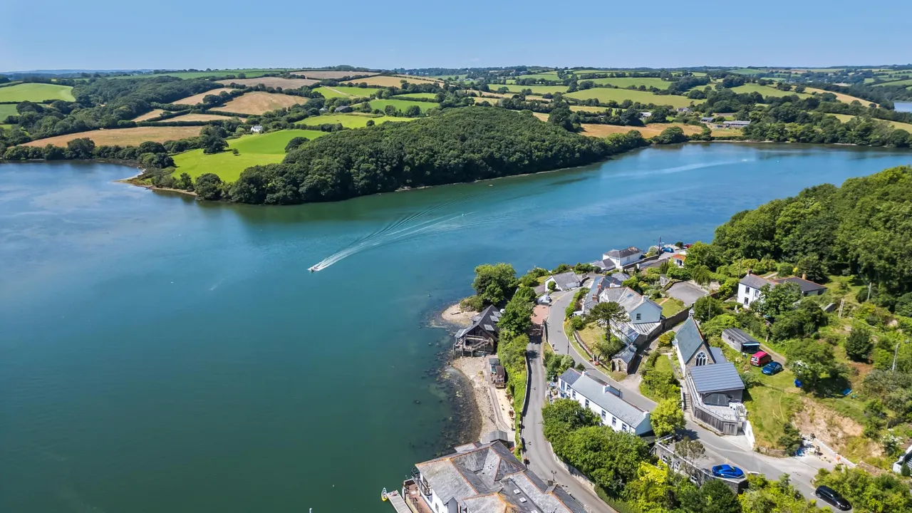 Detached home with incredible river views, Malpas, photo 2