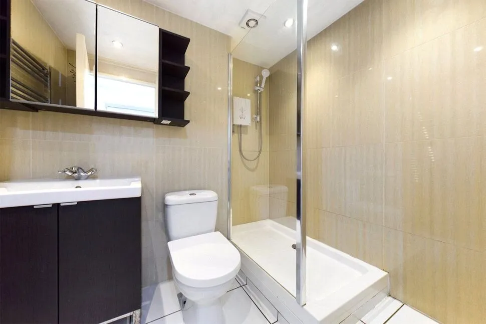 Mandeville Court, Chingford, London, E4, photo 9
