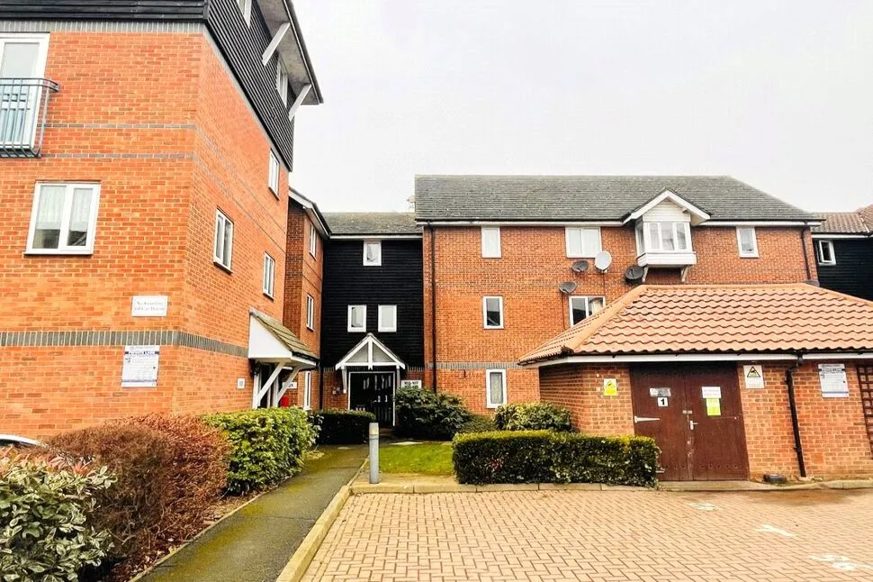 Mandeville Court, Chingford, London, E4, photo 10