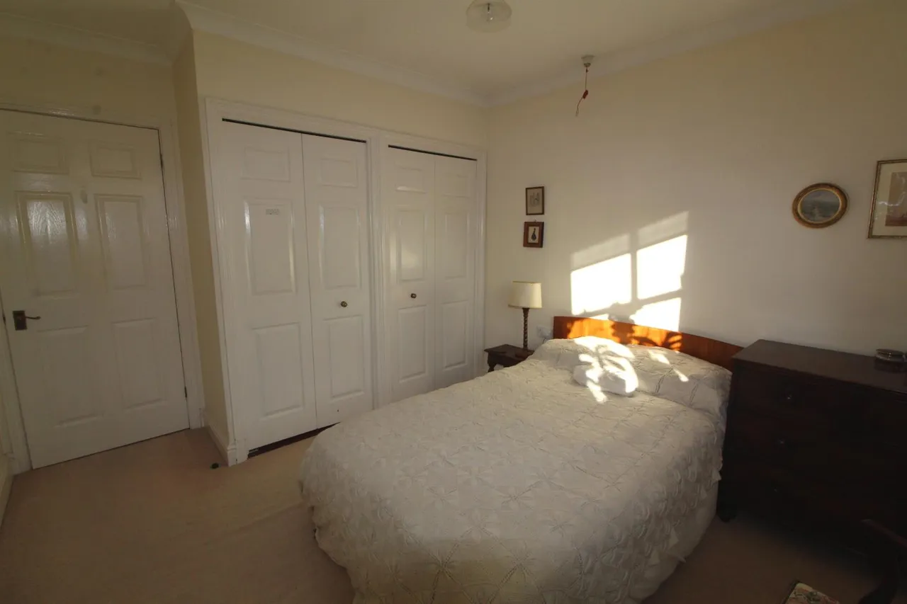 The Lodge, Englefield Green, Surrey, TW20 0DN, photo 7