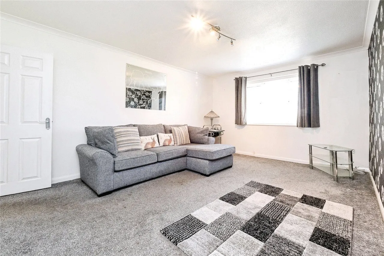 Dalestone Mews, Romford, RM3, photo 2