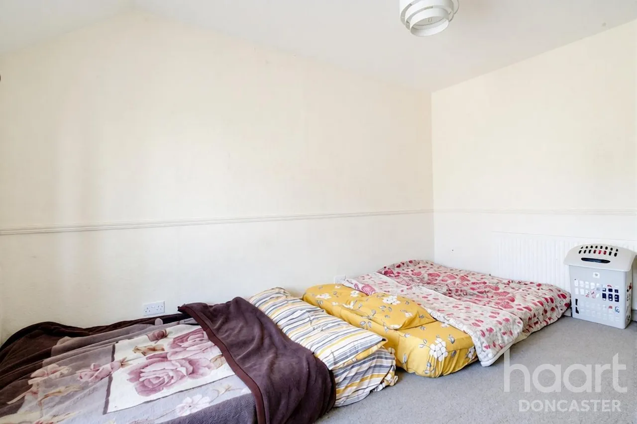 Queens Crescent, Edlington, DN12, photo 11