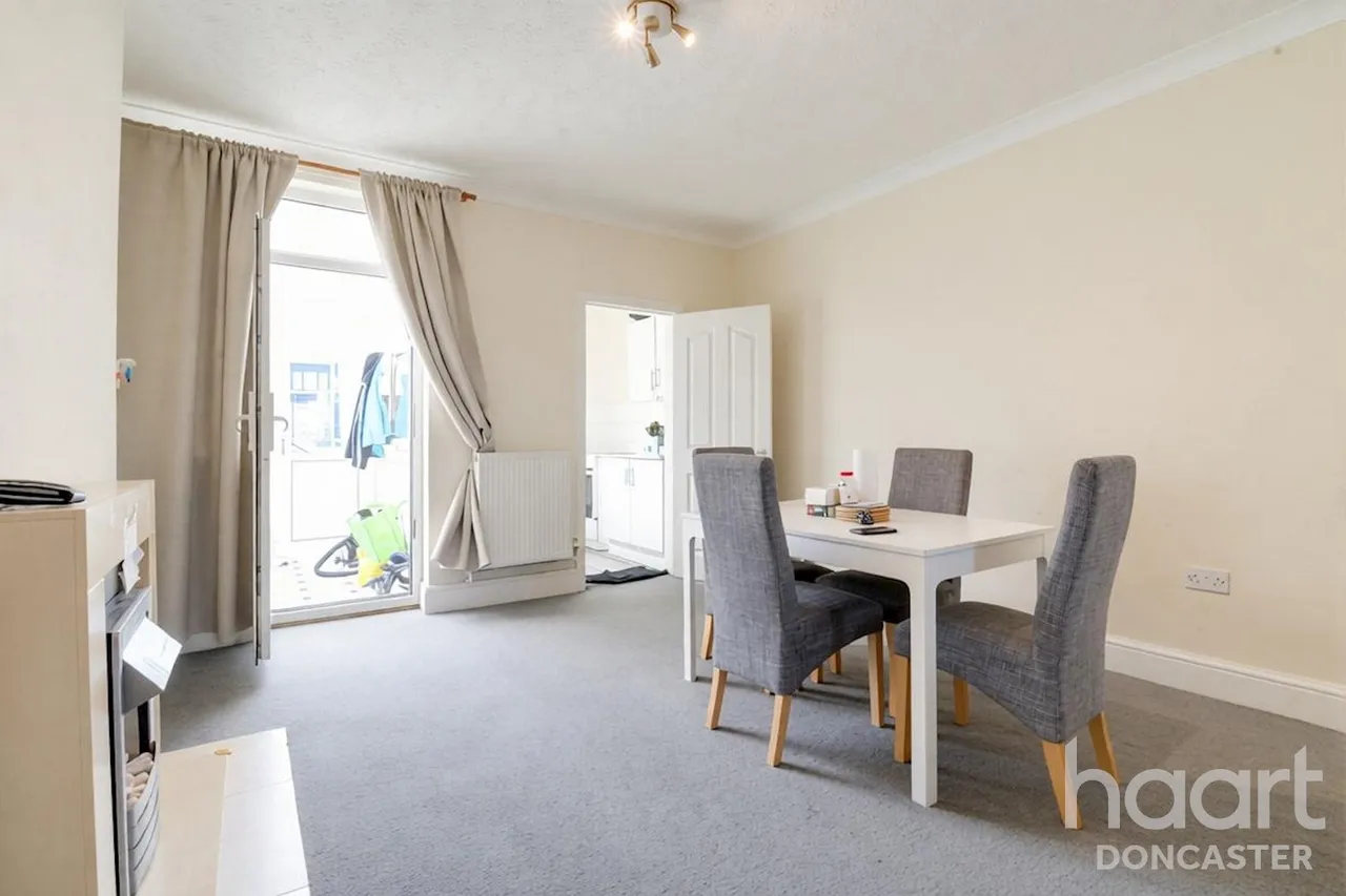 Queens Crescent, Edlington, DN12, photo 6