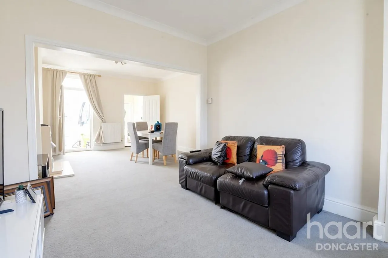 Queens Crescent, Edlington, DN12, photo 5