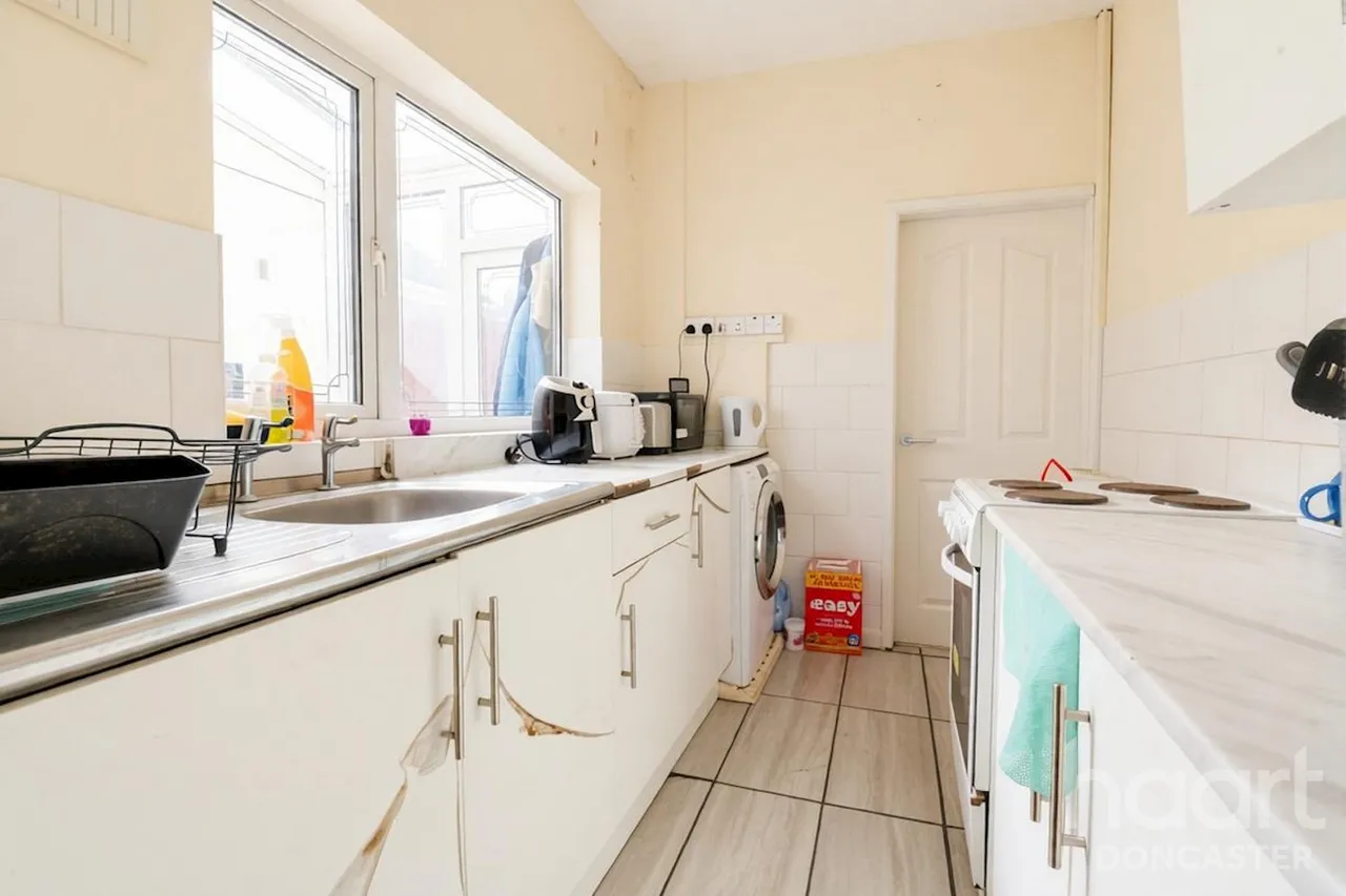 Queens Crescent, Edlington, DN12, photo 7