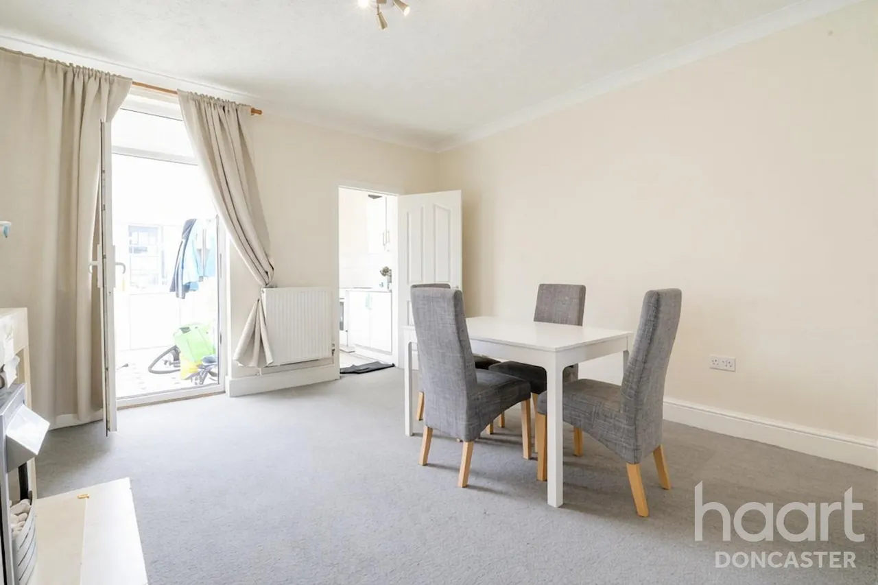 Queens Crescent, Edlington, DN12, photo 3
